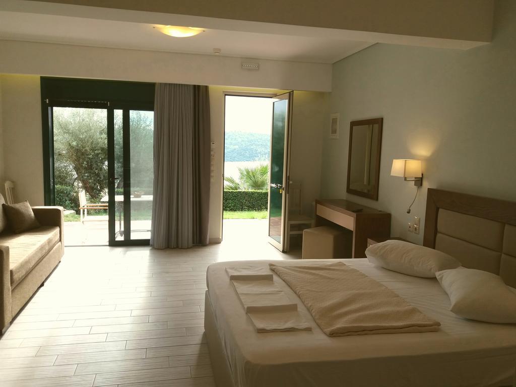 Giannis Village Resort Astakos Exterior photo