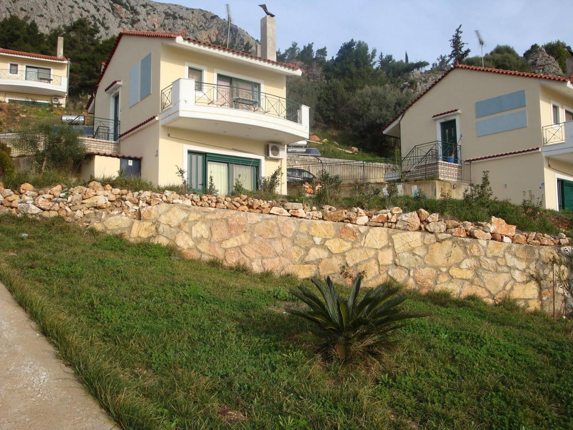 Giannis Village Resort Astakos Exterior photo